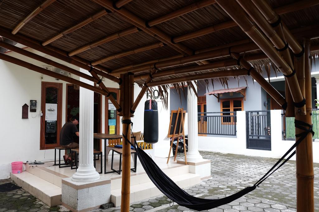 Hoz Bed & Breakfast Yogyakarta Ngoại thất bức ảnh