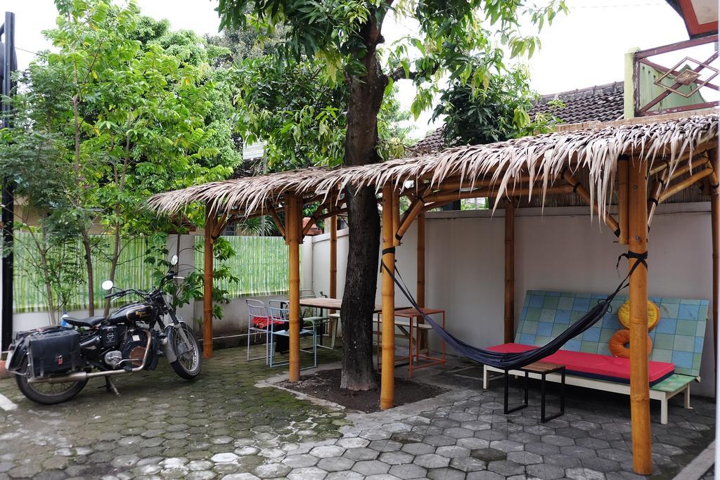 Hoz Bed & Breakfast Yogyakarta Ngoại thất bức ảnh