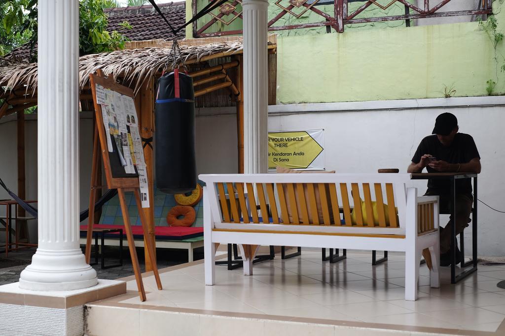 Hoz Bed & Breakfast Yogyakarta Ngoại thất bức ảnh